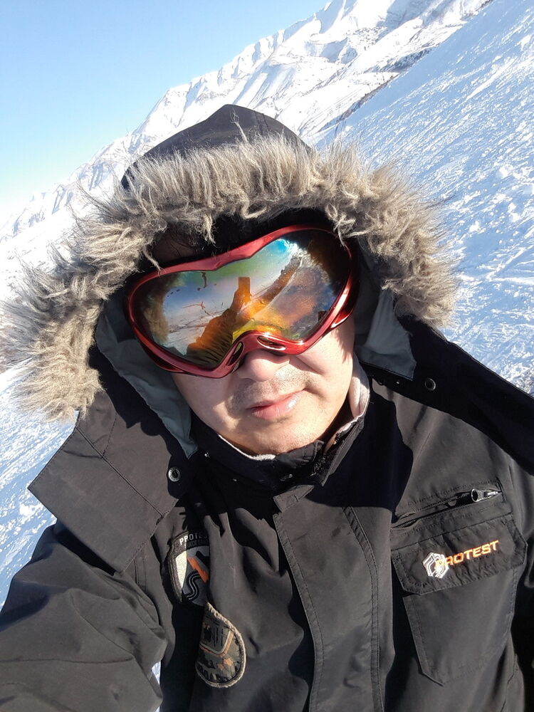  18932432  Rustem, 37 ,    