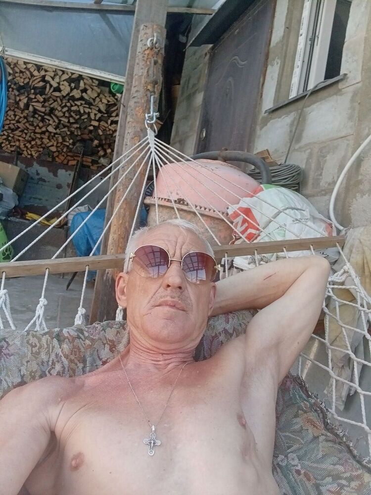  52281402  , 65 ,    