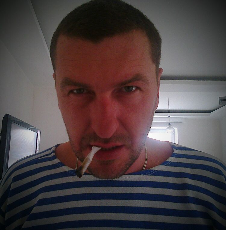  4163782  Vladimir, 49 ,    