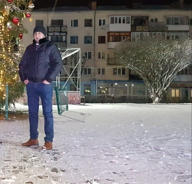  18851652  Zaur akan, 43 ,    