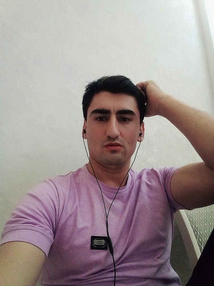  18324972  Ali, 35 ,    