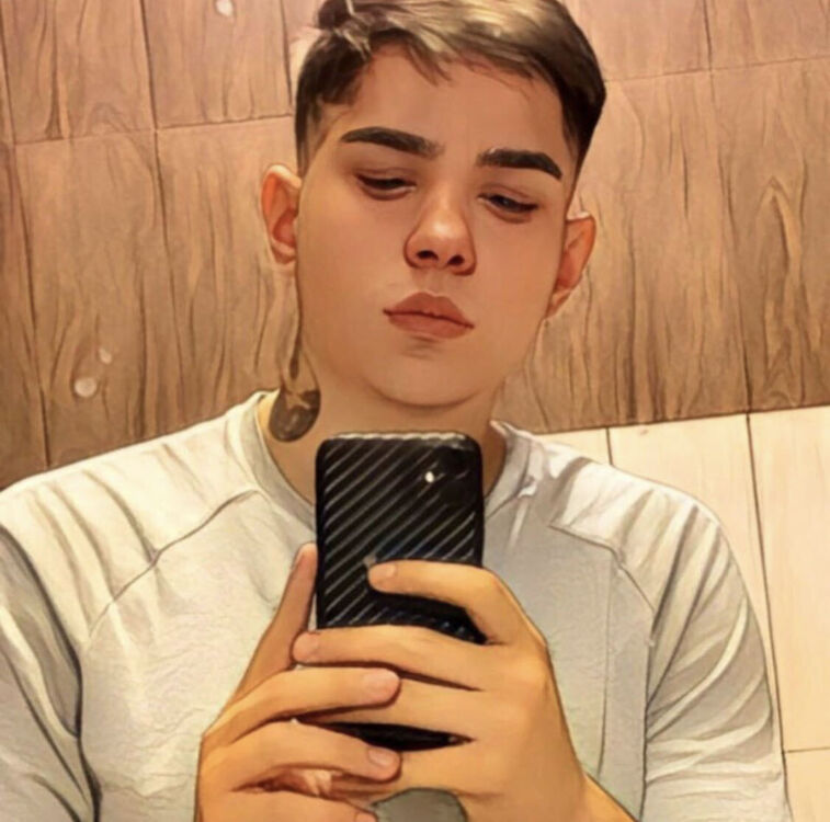  34722532  Ivan, 26 ,    