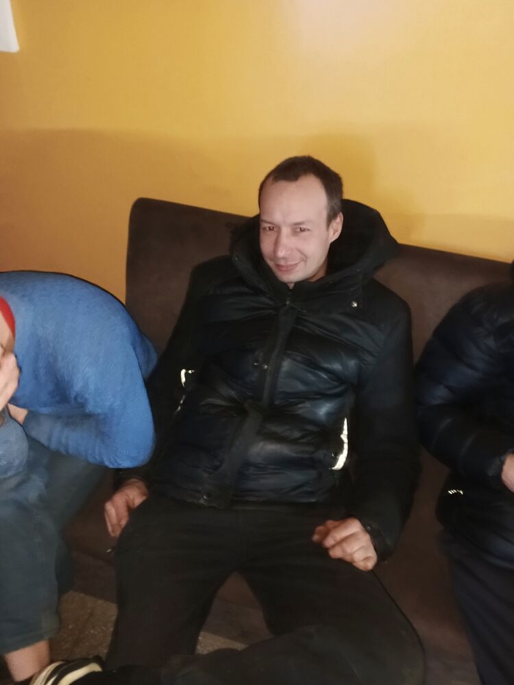  43830042  , 34 ,    
