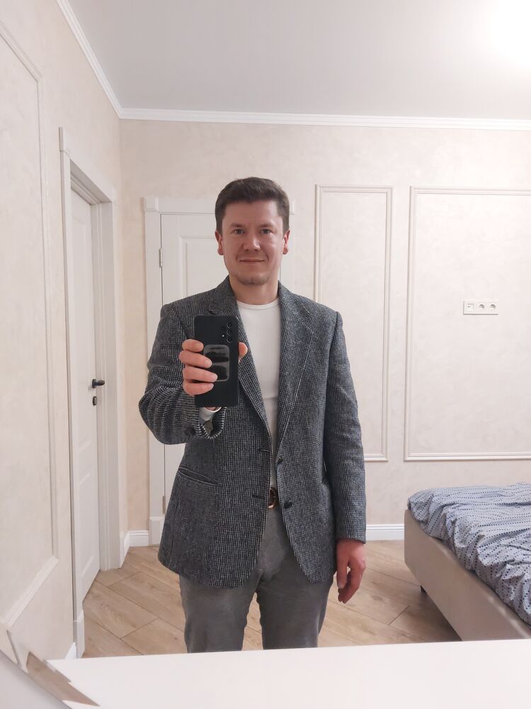  ,   Mike, 34 ,   c 