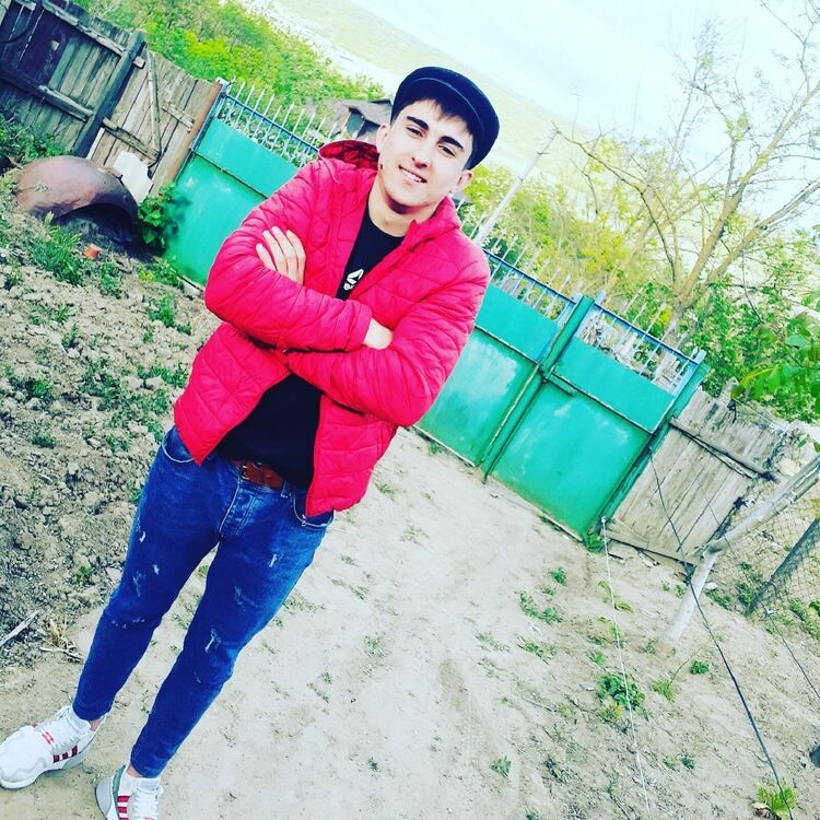  24244922  Dorin, 30 ,    