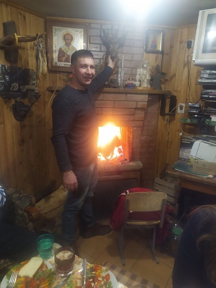  22002142  Roman, 38 ,    