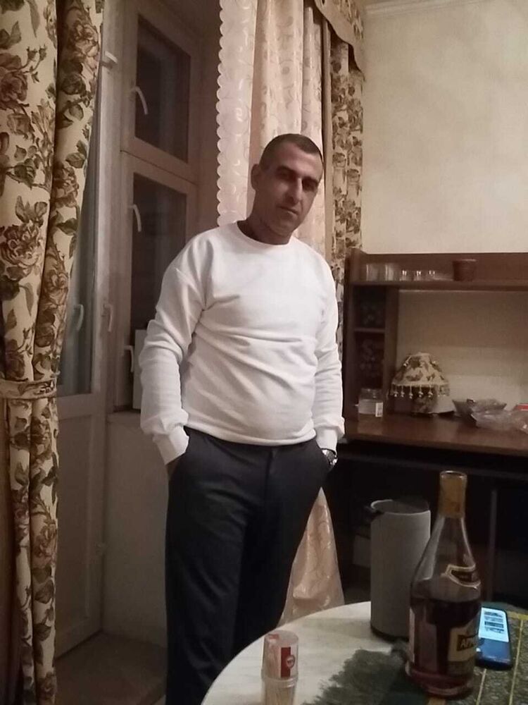  39893422  ARTUR, 46 ,    