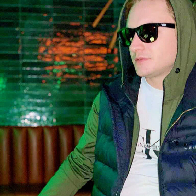  ,   Sebastian, 32 ,   ,   