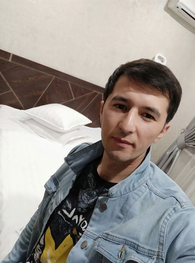  19533302  Abduqahhor, 40 ,    