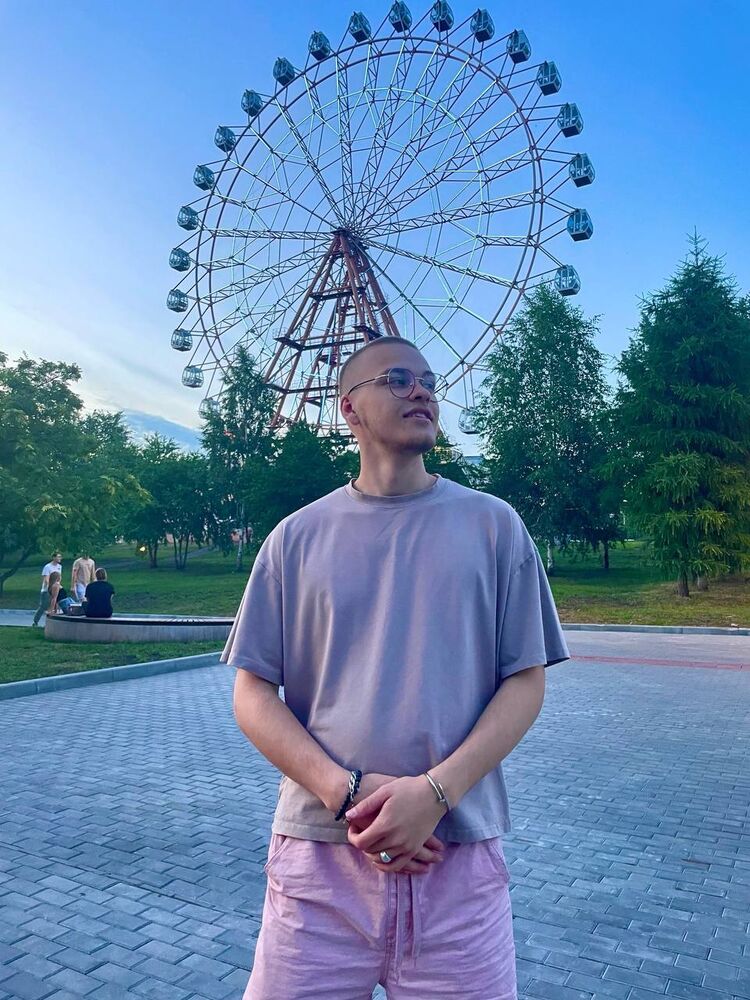  53785712  White_boy, 22 ,    