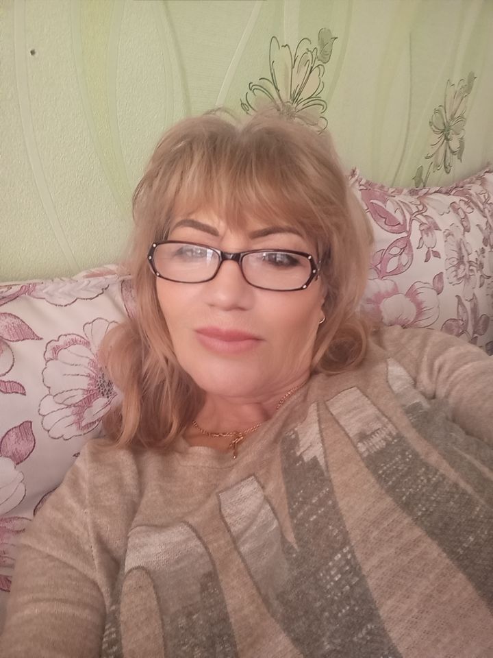  54484792  Maria, 61 ,    