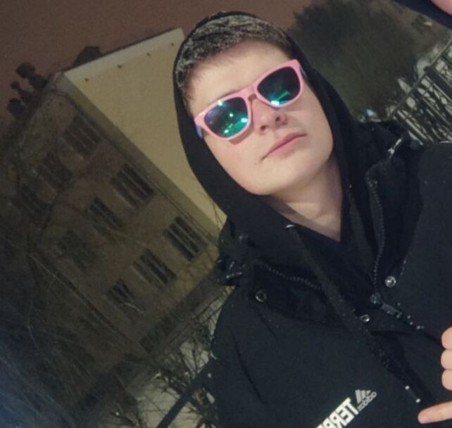  31755542  Alexander, 20 ,    