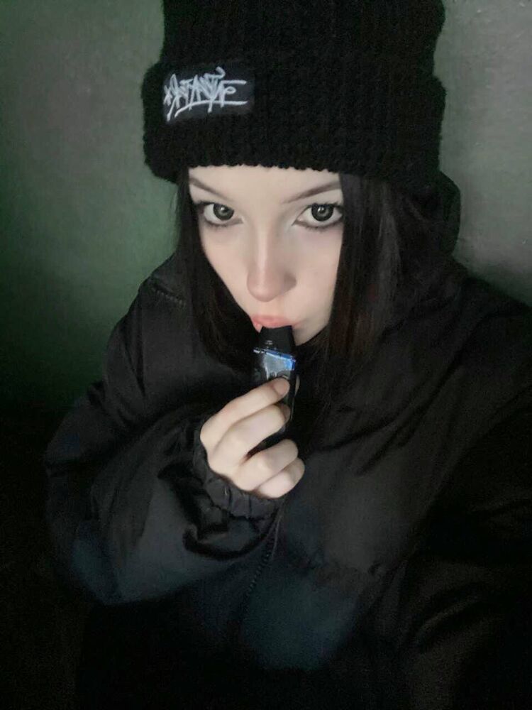  42498562  Olga, 25 ,    