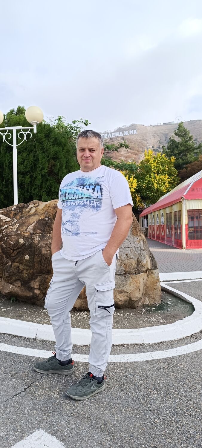  40798472  , 44 ,    --