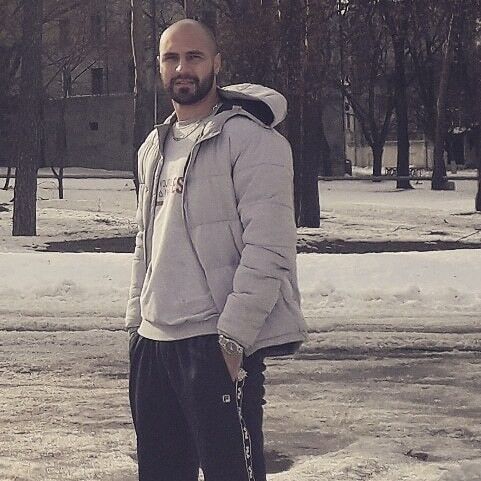  15922672  Omar, 29 ,    