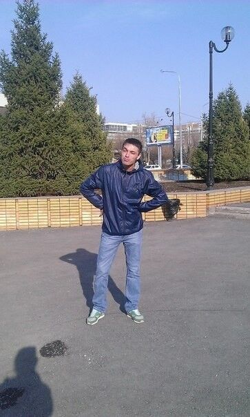  18594482  Ivan, 40 ,    