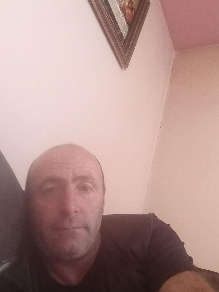  46037942  David, 45 ,    
