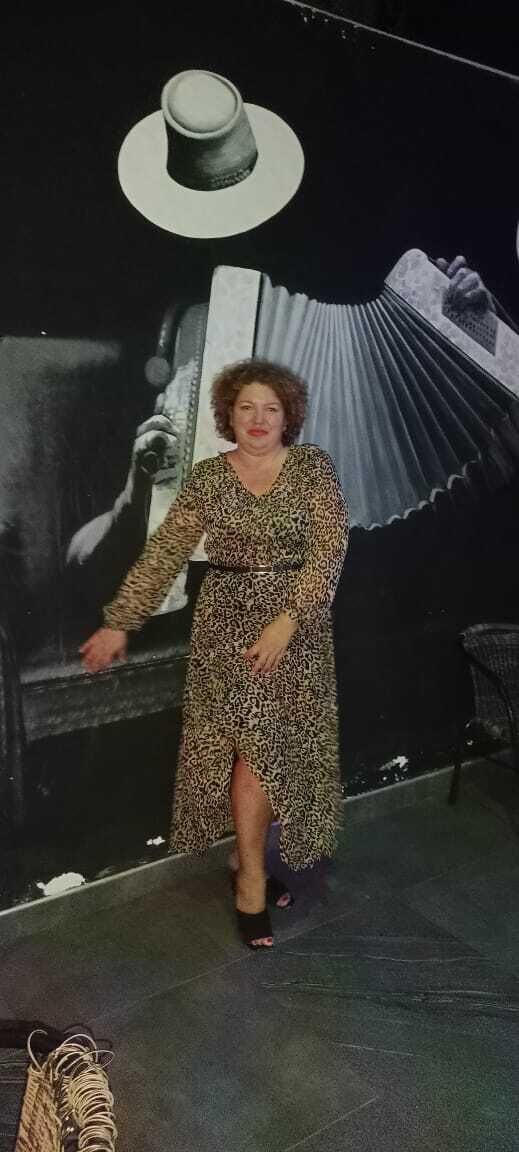  50395882  Elena, 51 ,    