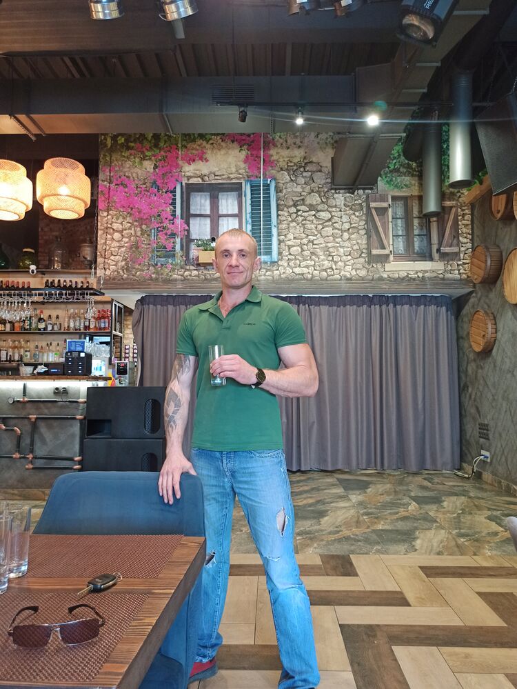  ,   Ivan, 42 ,     , c 