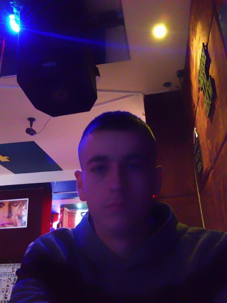  10776562  Vanciu, 28 ,    