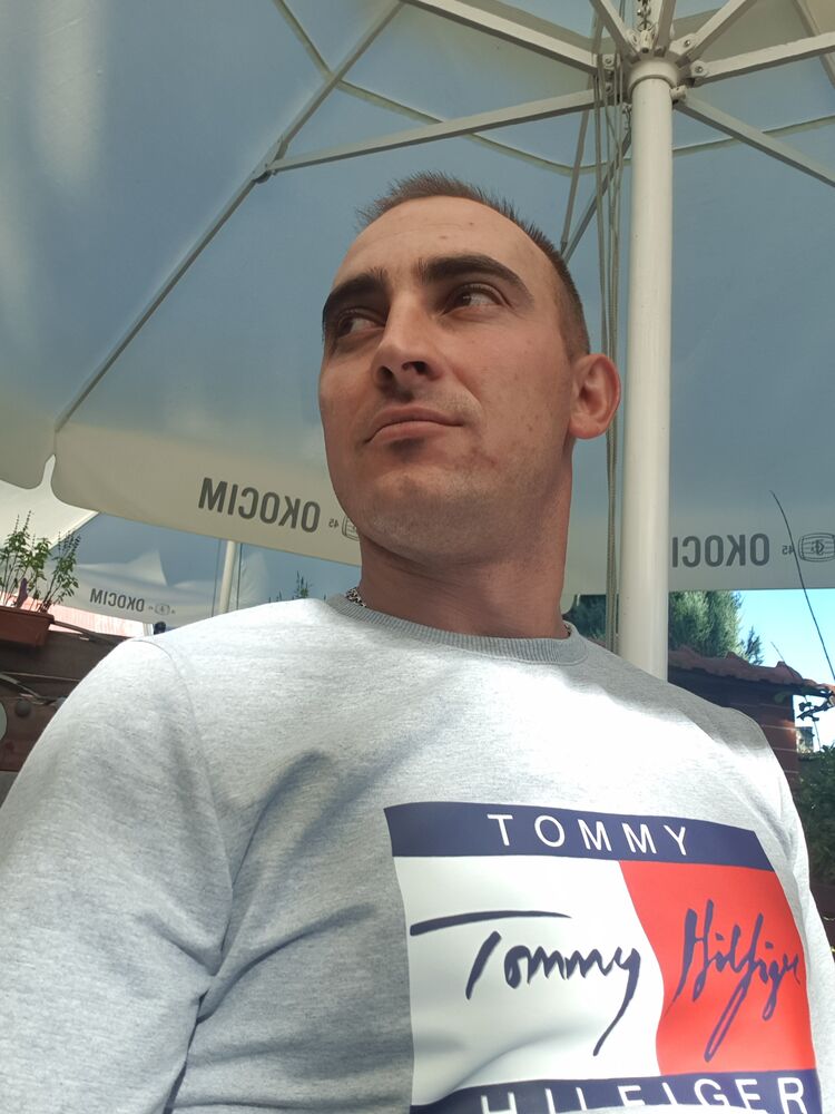  23047032  Ivan, 34 ,    