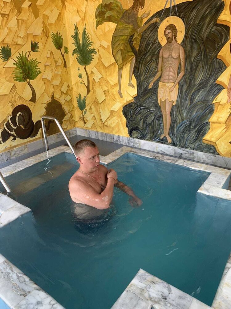  53386062  Maks, 35 ,    