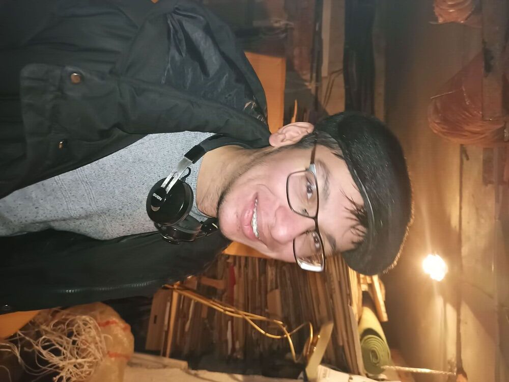  37814102  Damir, 22 ,    -