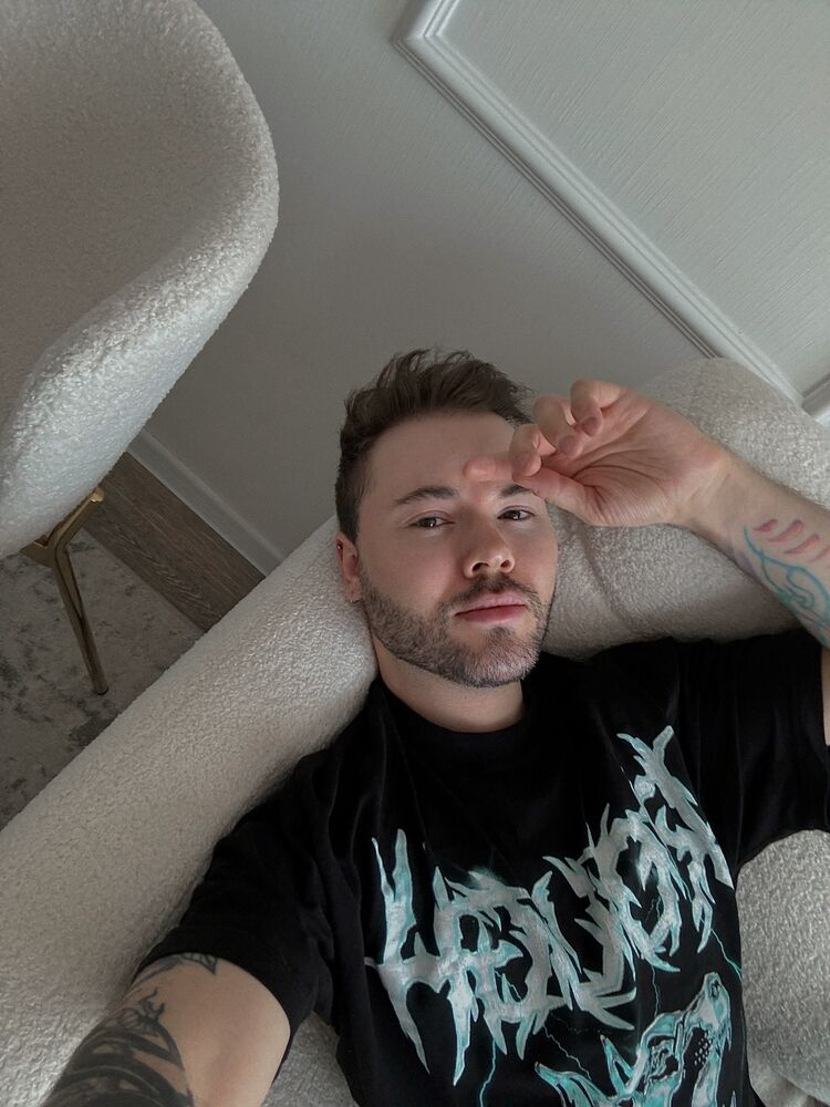  52833702  , 35 ,    