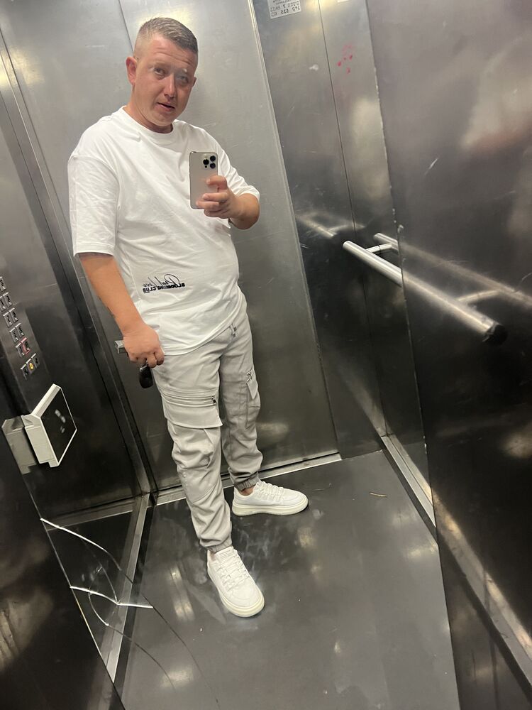  Azor,   Igor, 28 ,   ,   