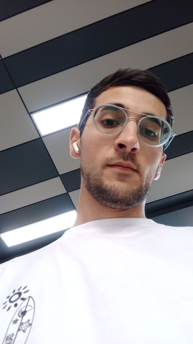  44744792  Vlad, 25 ,    