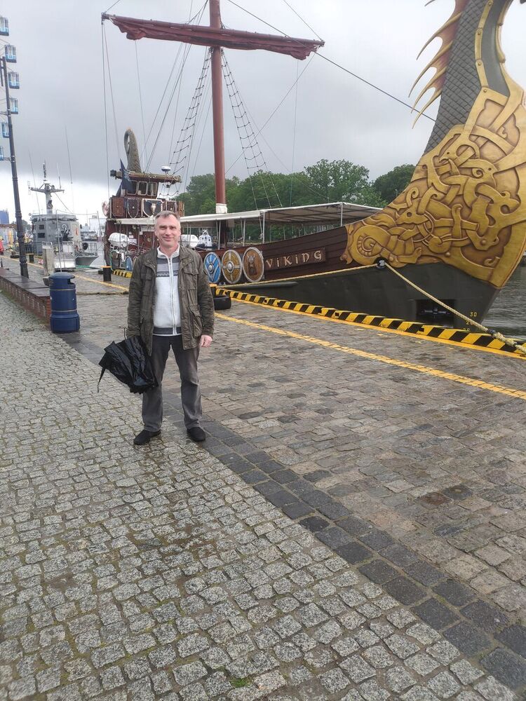  53626262  Vladimir, 48 ,    