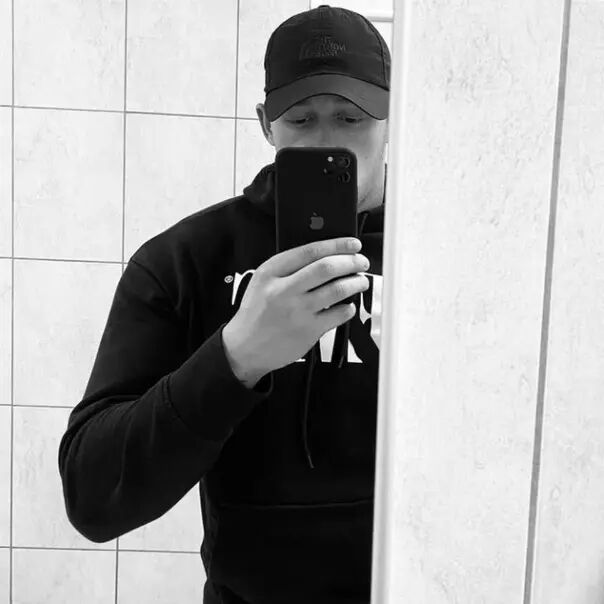  30681282  , 27 ,    