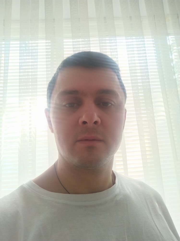  53782282  Roman, 32 ,    