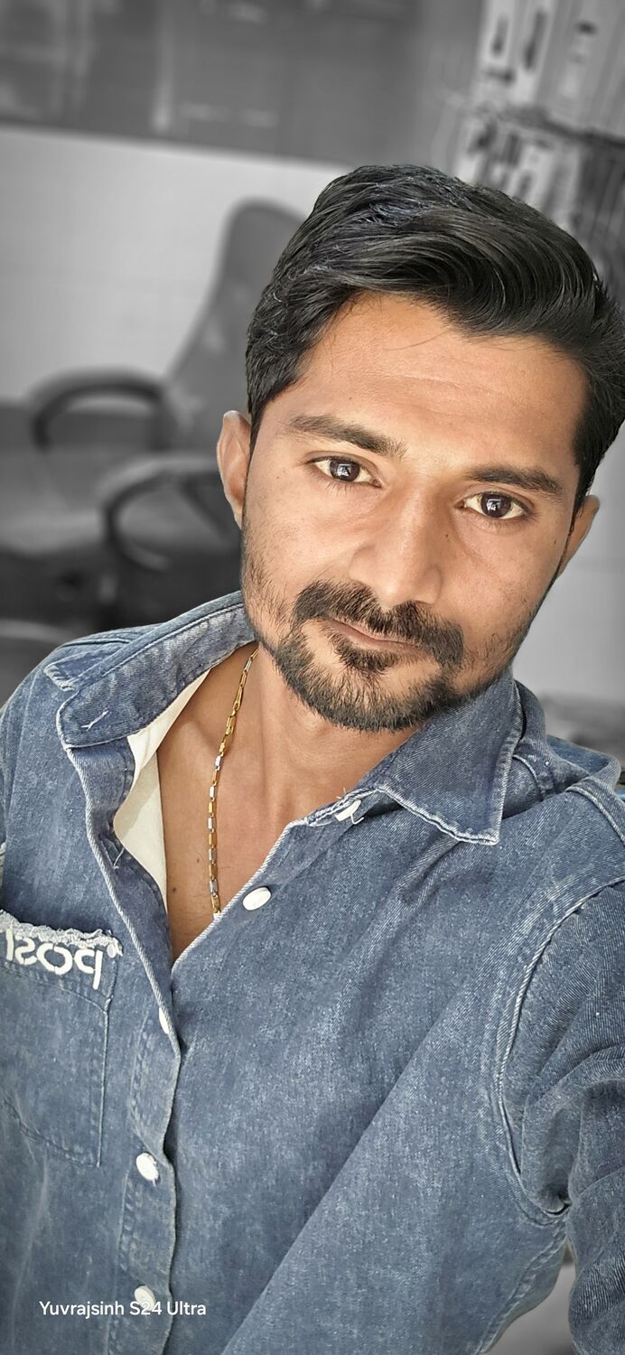 ���� 56120212 ����� Yuvrajsinh, 25 ���, ���� ���������� � Ahmadabad