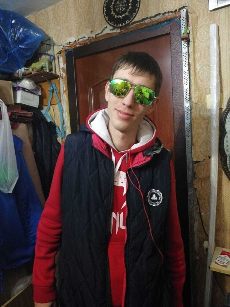  --,   , 32 ,   