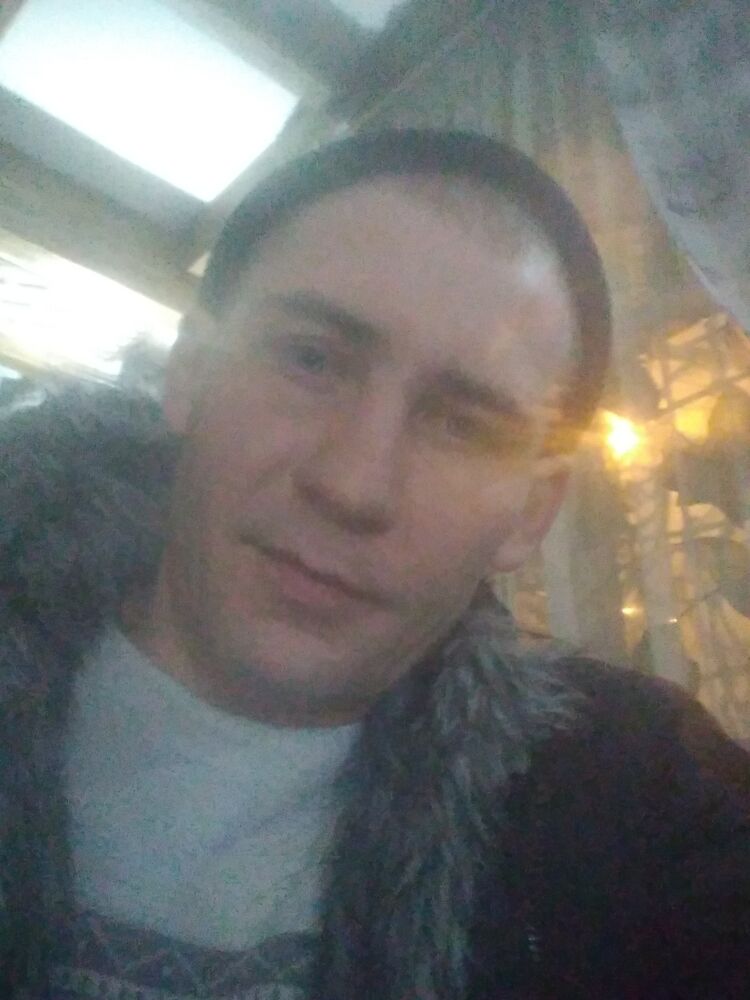  31935192  Pavel, 33 ,    