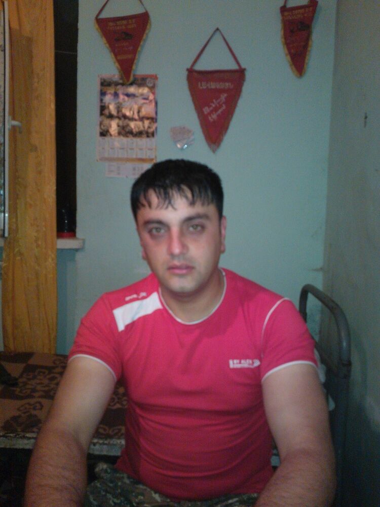  4736902  Andranik, 39 ,    