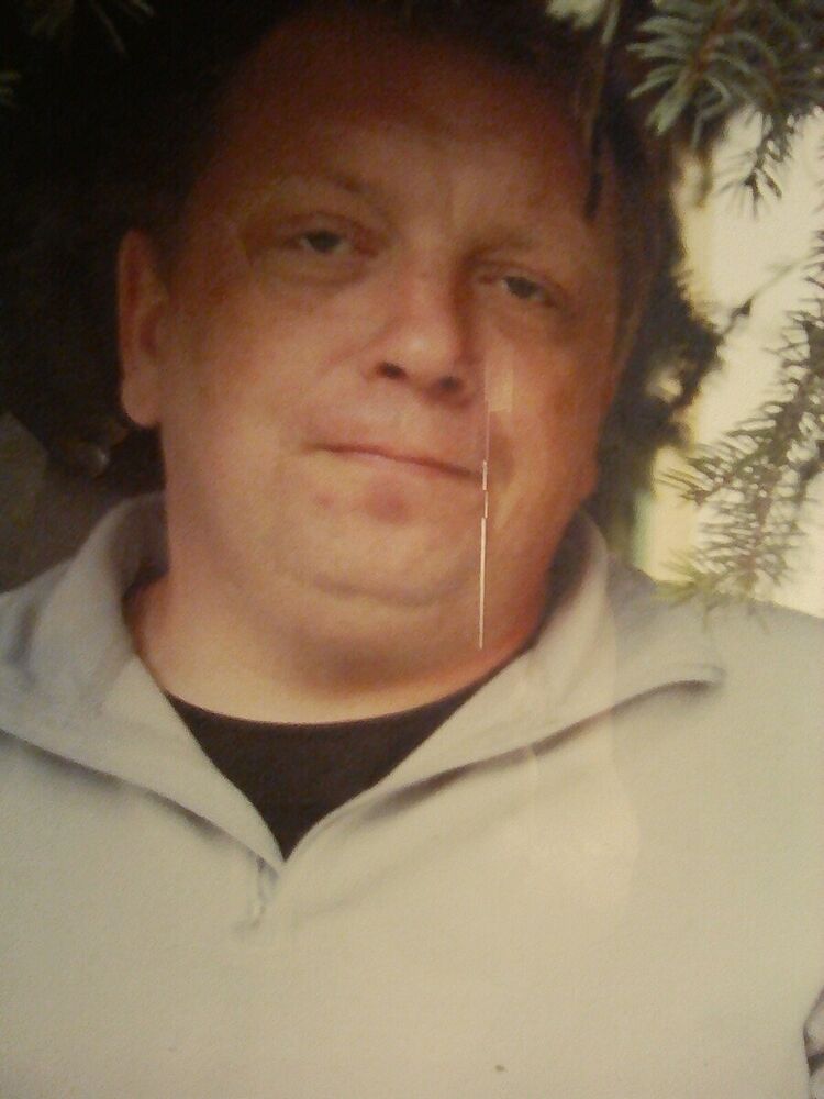  21861522  Sergej, 54 ,    