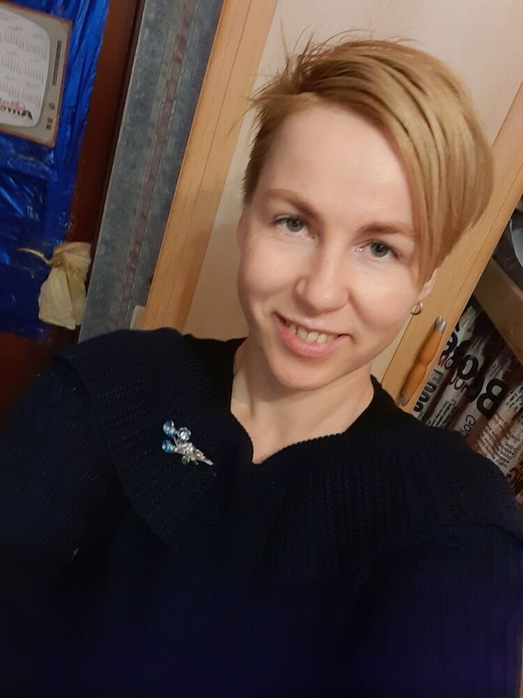  ,   Annka, 49 ,   ,   , c 