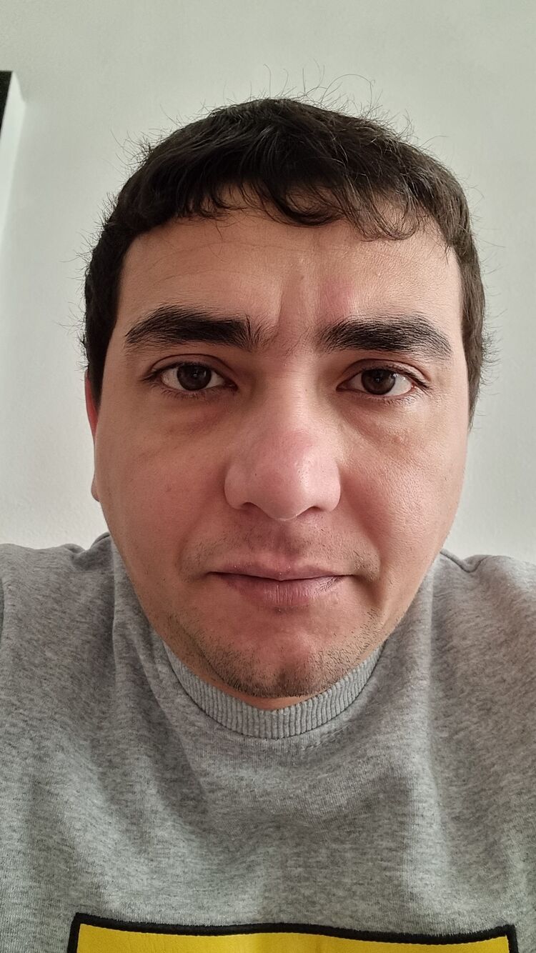 25706252  Ikrom, 39 ,    