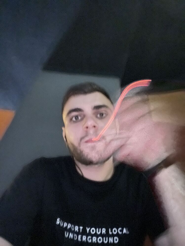  39558242  , 28 ,    