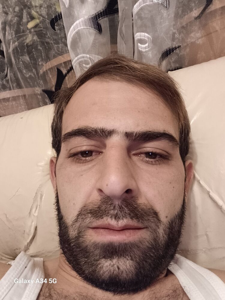  ,   Ashot, 32 ,   ,   