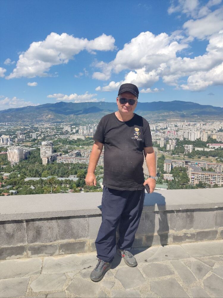  46138852  Oleg, 55 ,    