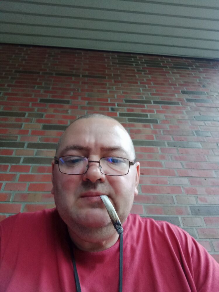  47251302  Alexandr, 47 ,    