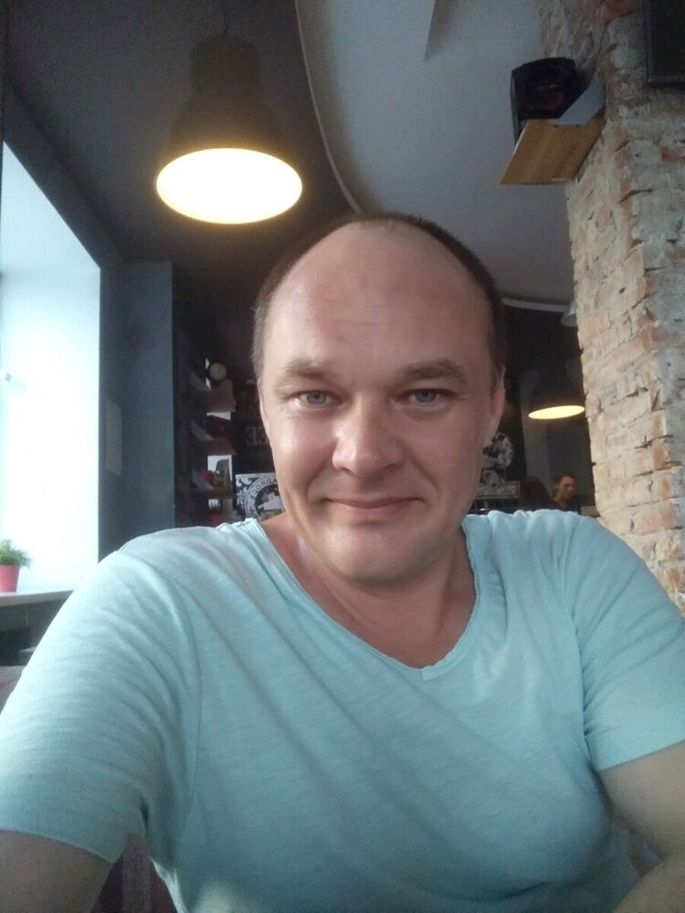  ,   Victor, 46 ,   ,   , c 