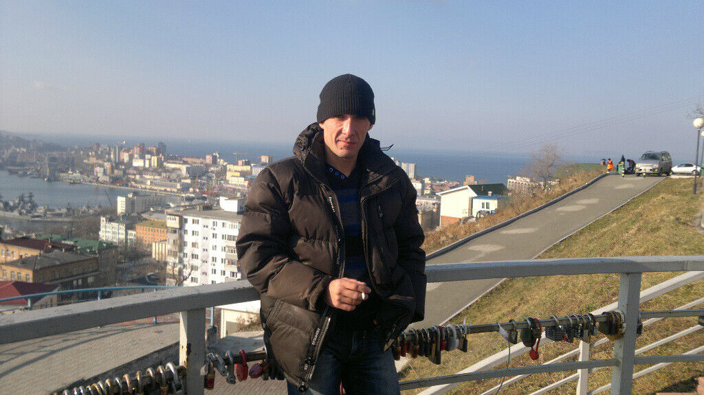  33652792  Den, 43 ,    