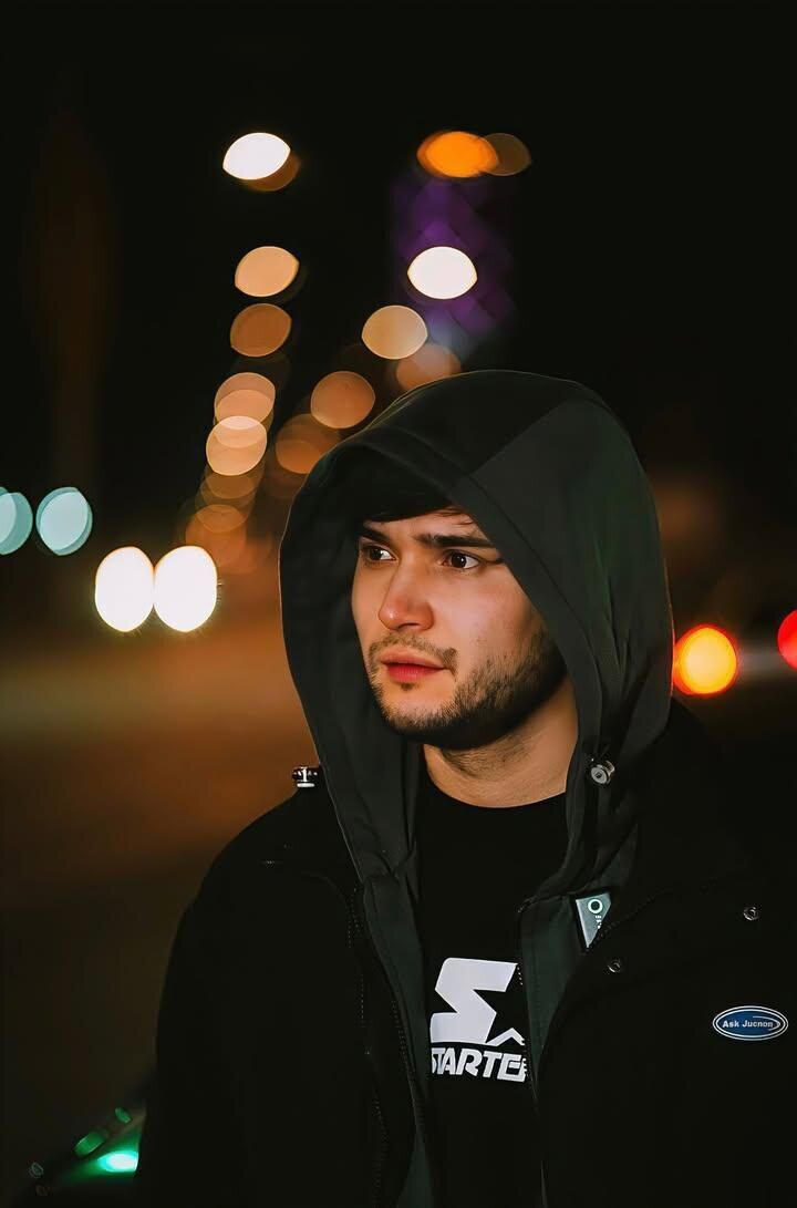  48602792  Temur, 26 ,    