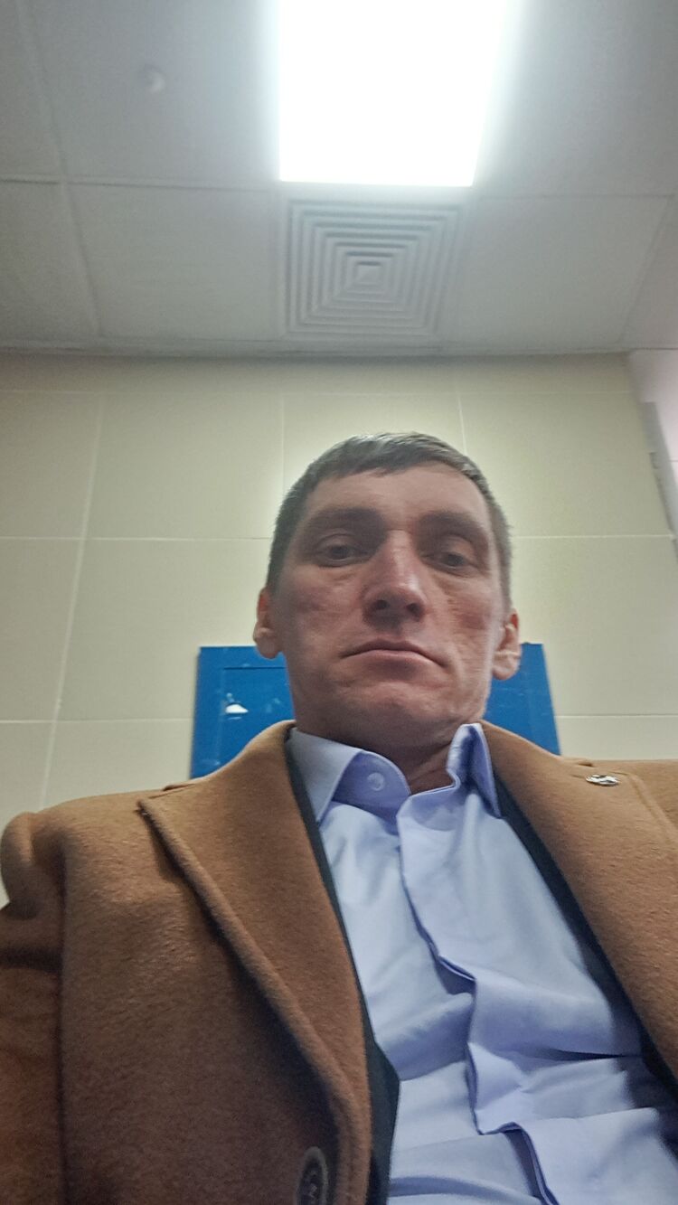  40577852  , 46 ,    -