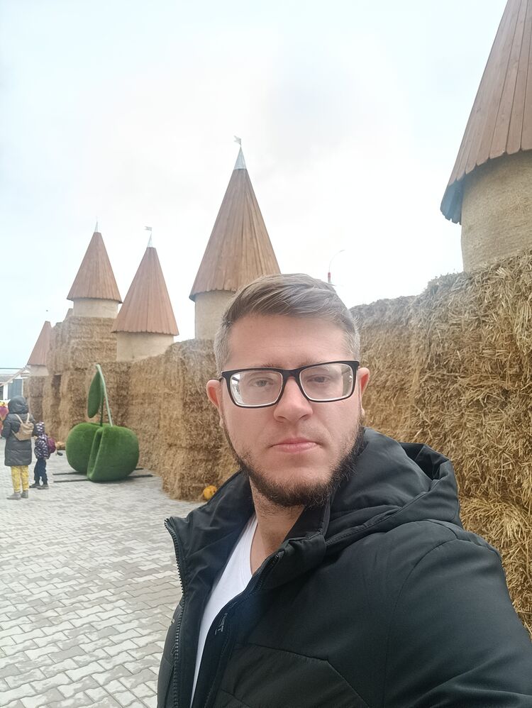  54332232  Ihor, 31 ,    