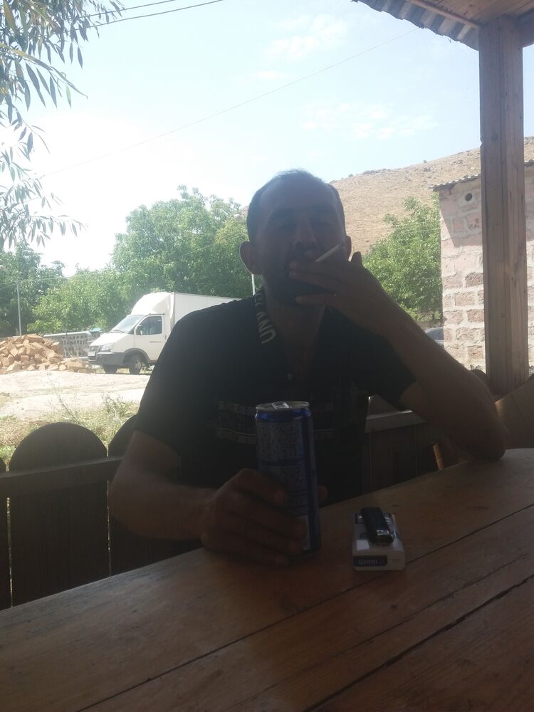  36849092  Varo, 44 ,    